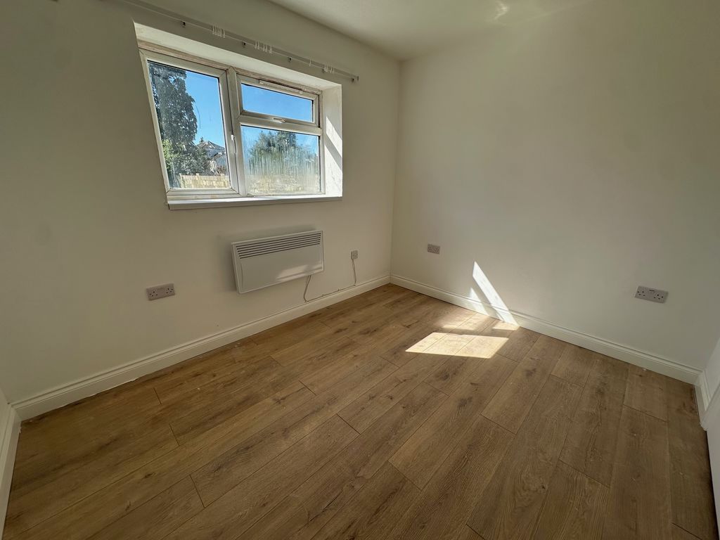 Property photo 2 of 6 Photo 1