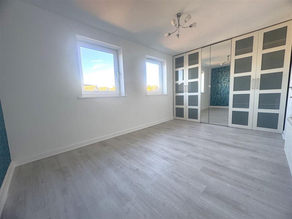 Property photo 2 of 17 Bedroom Two