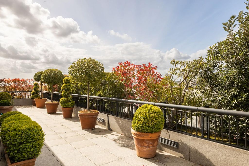 Property photo 2 of 17 Img_2111-Hdr_Carltongdns_Elinainfocus.Jpg