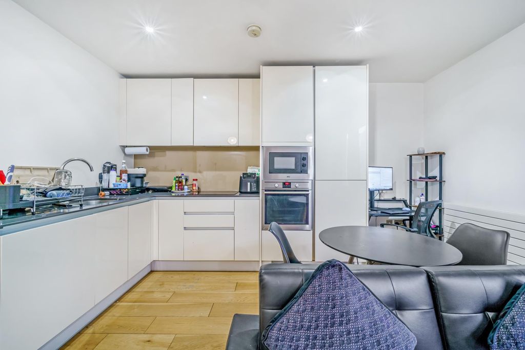Property photo 3 of 11