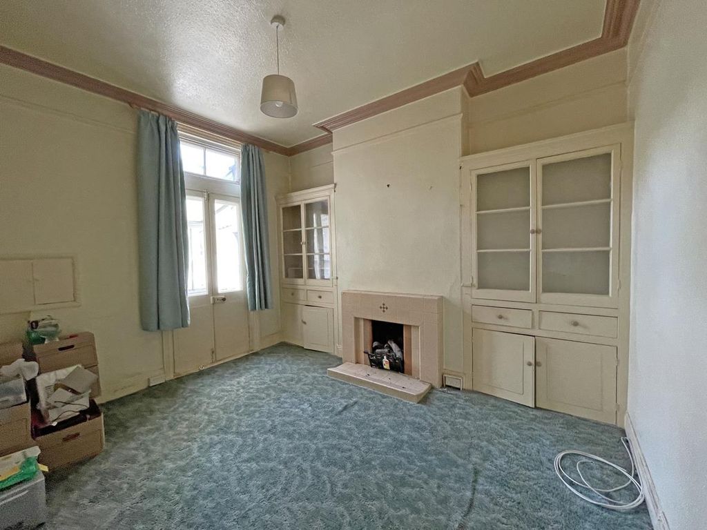 Property photo 3 of 15 Old Park Road 26 - Dining Room.Jpg