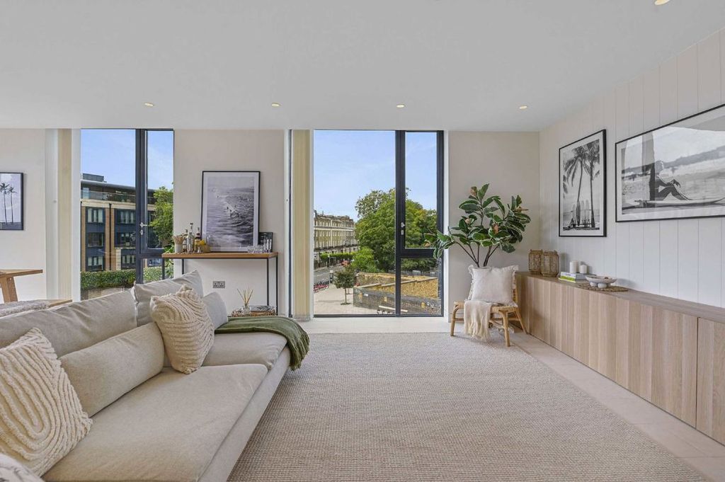 Property photo 3 of 8