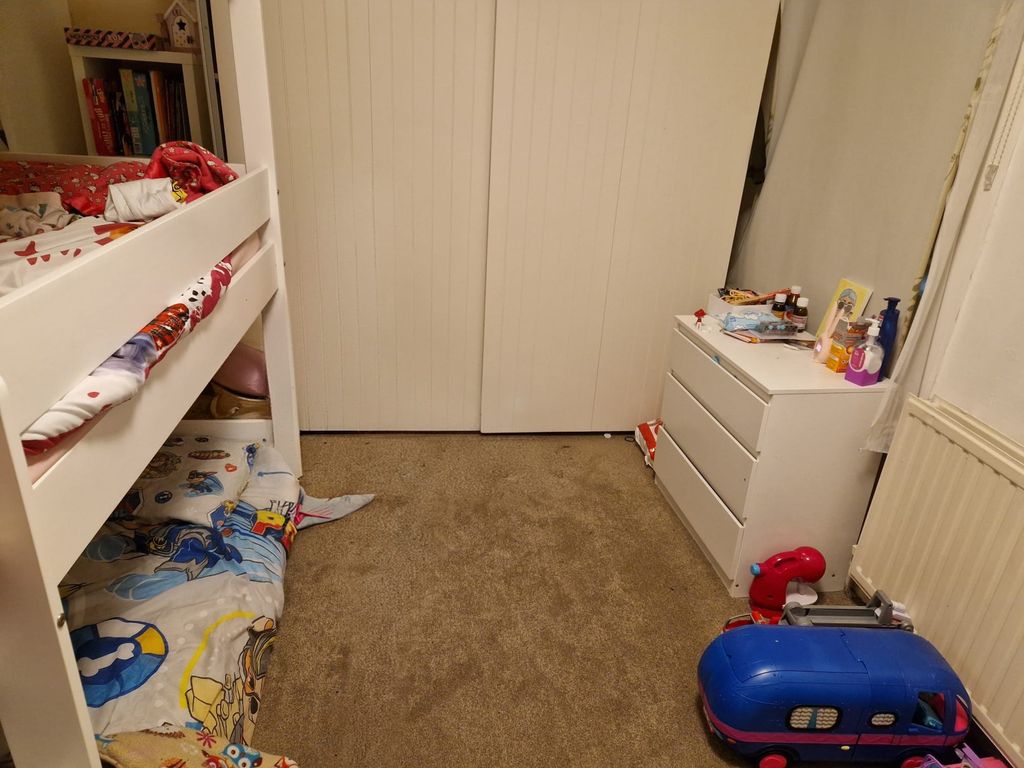 Property photo 3 of 5