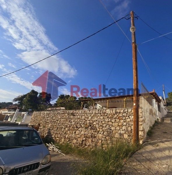 Property photo 2 of 19