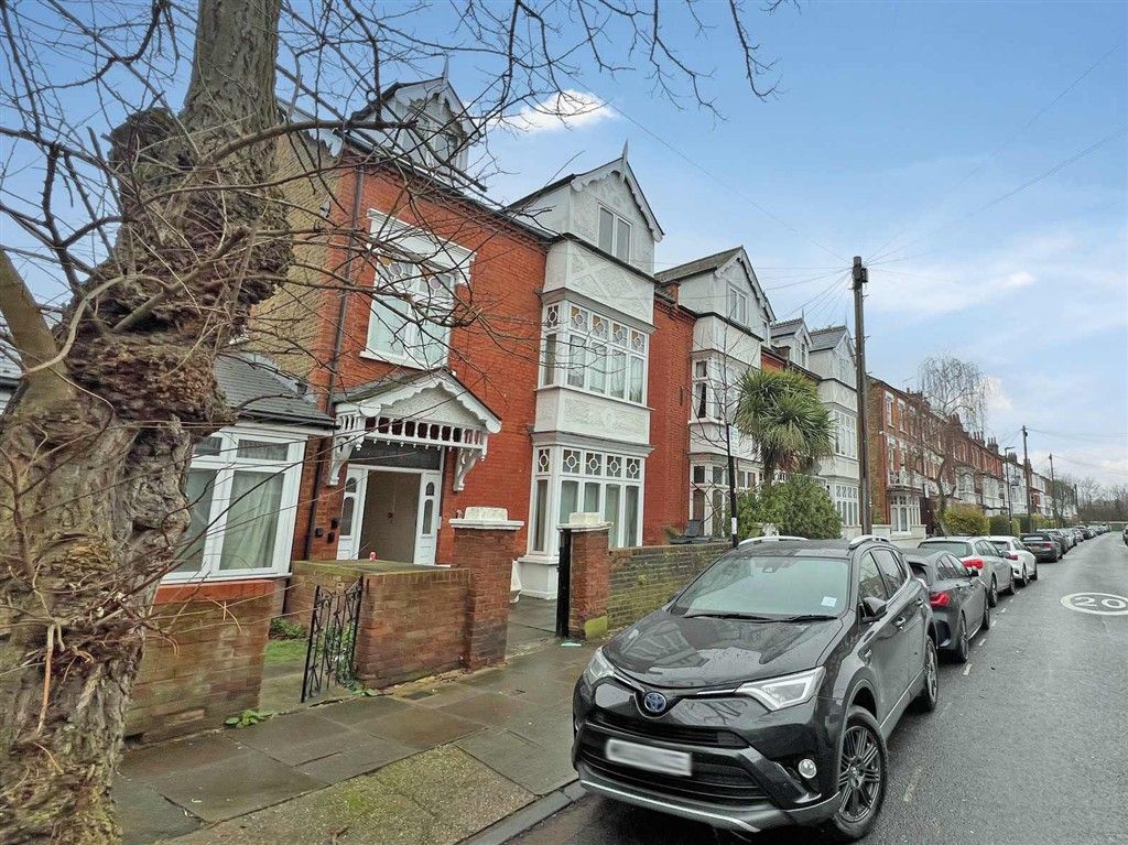 Property photo 2 of 6