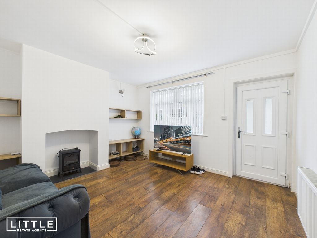 Property photo 3 of 10 Photo 2