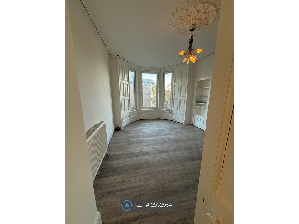 Property photo 1 of 28 Living Room