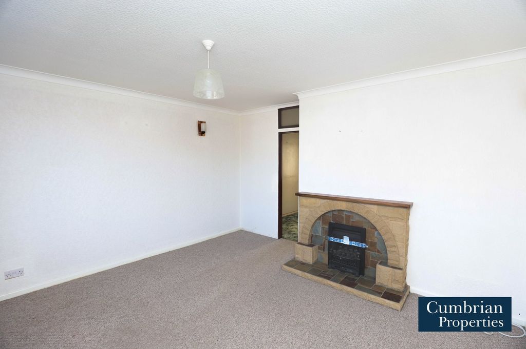 Property photo 2 of 18 Lounge