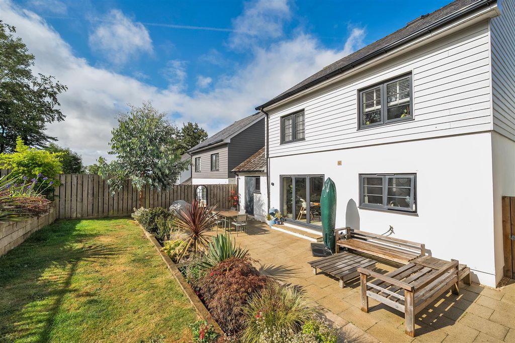 Property photo 2 of 29 1499396-9-6A71F09ce3896.Jpg