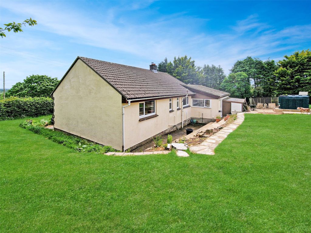 Property photo 2 of 17 2 - Picture No. 04