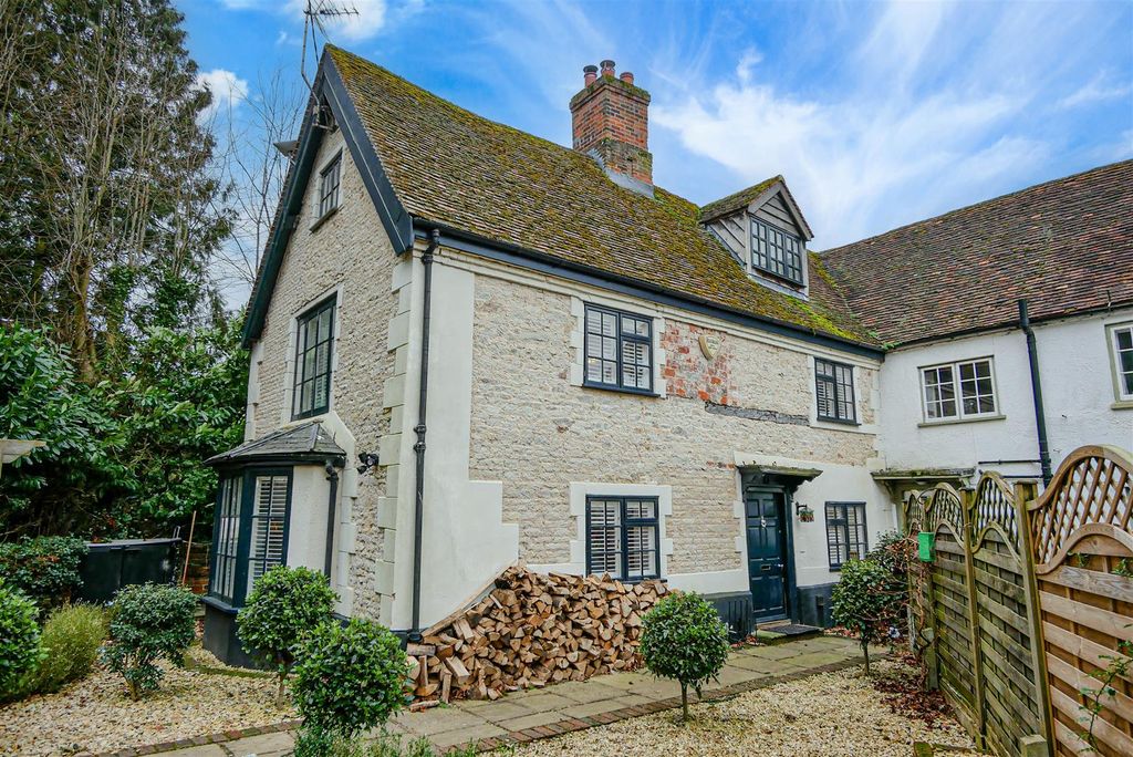 Property photo 1 of 15 Approach