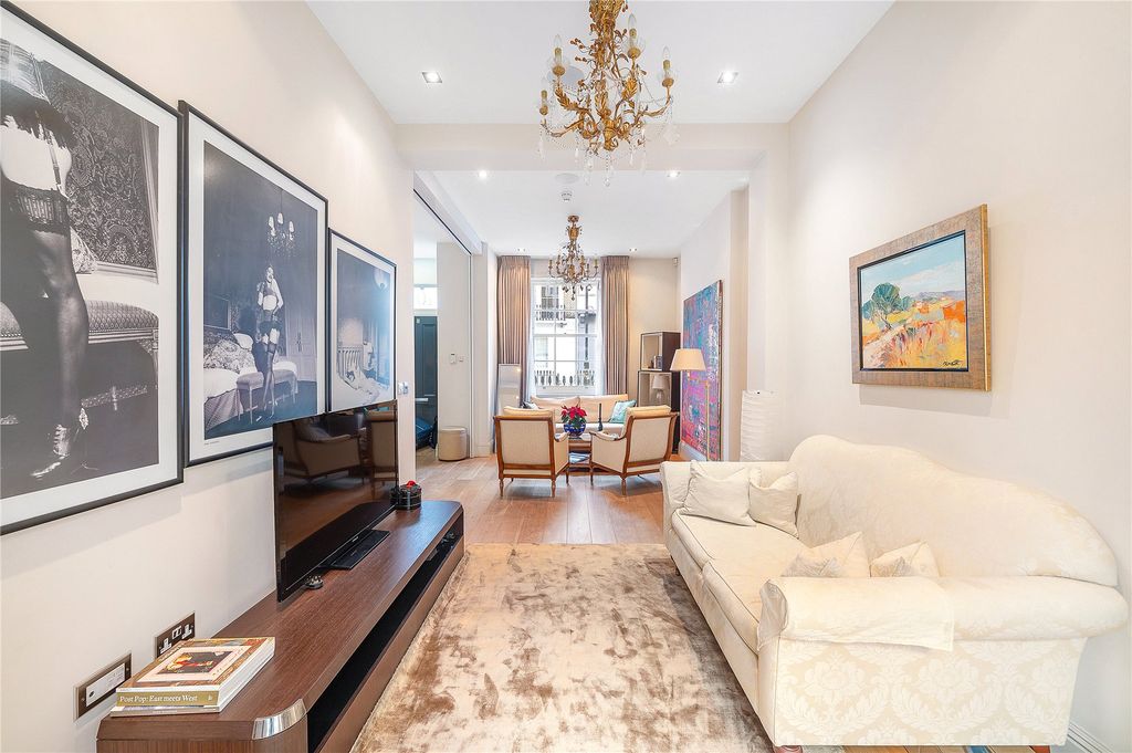 Property photo 2 of 18 Double Reception