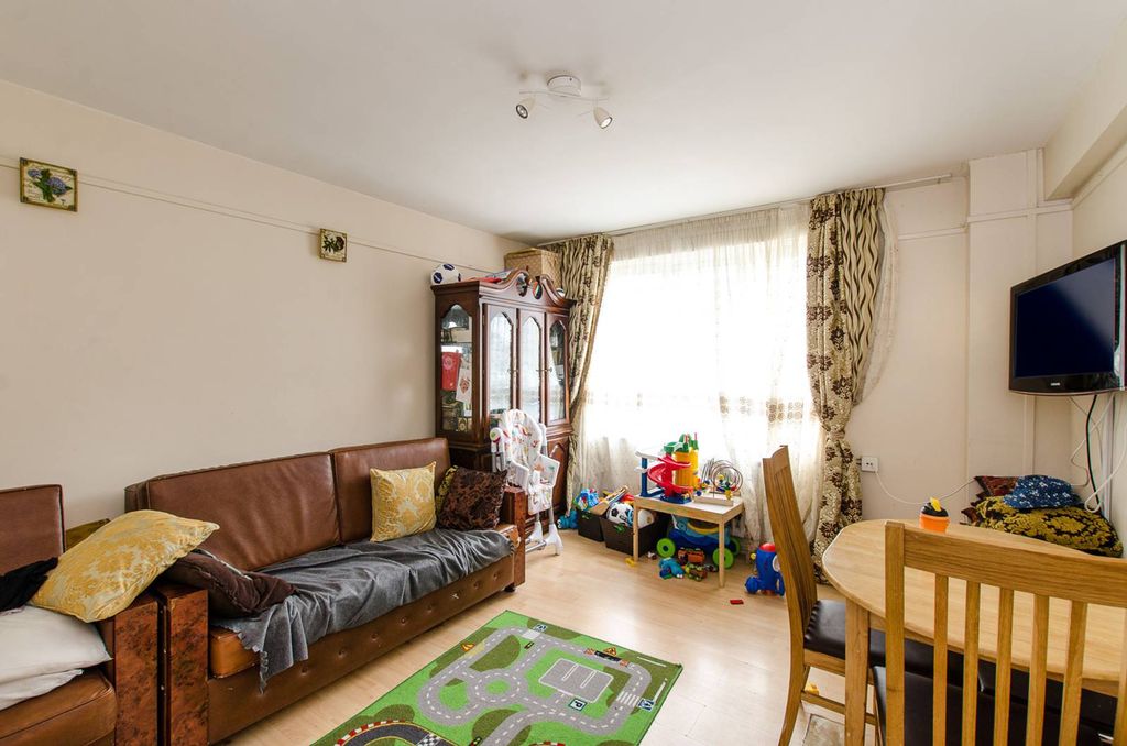 Property photo 1 of 5