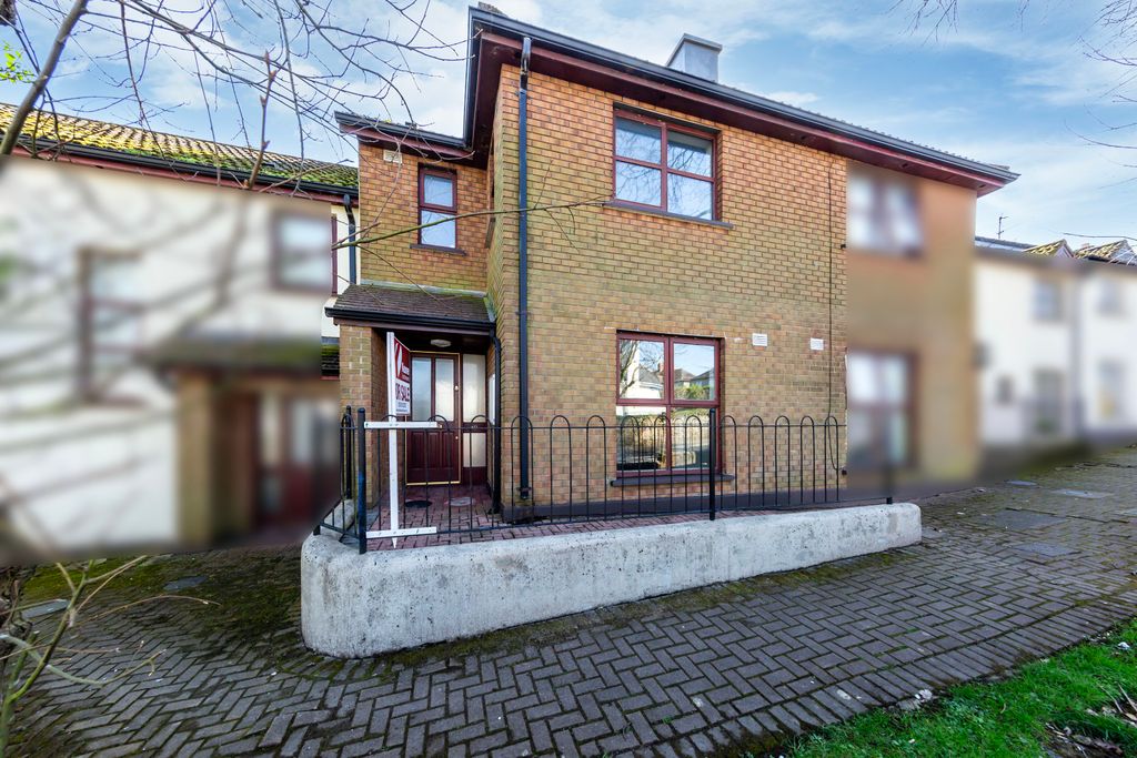 Property photo 2 of 23