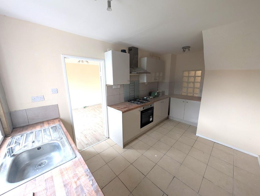 Property photo 2 of 13 Breakfasting Kitchen
