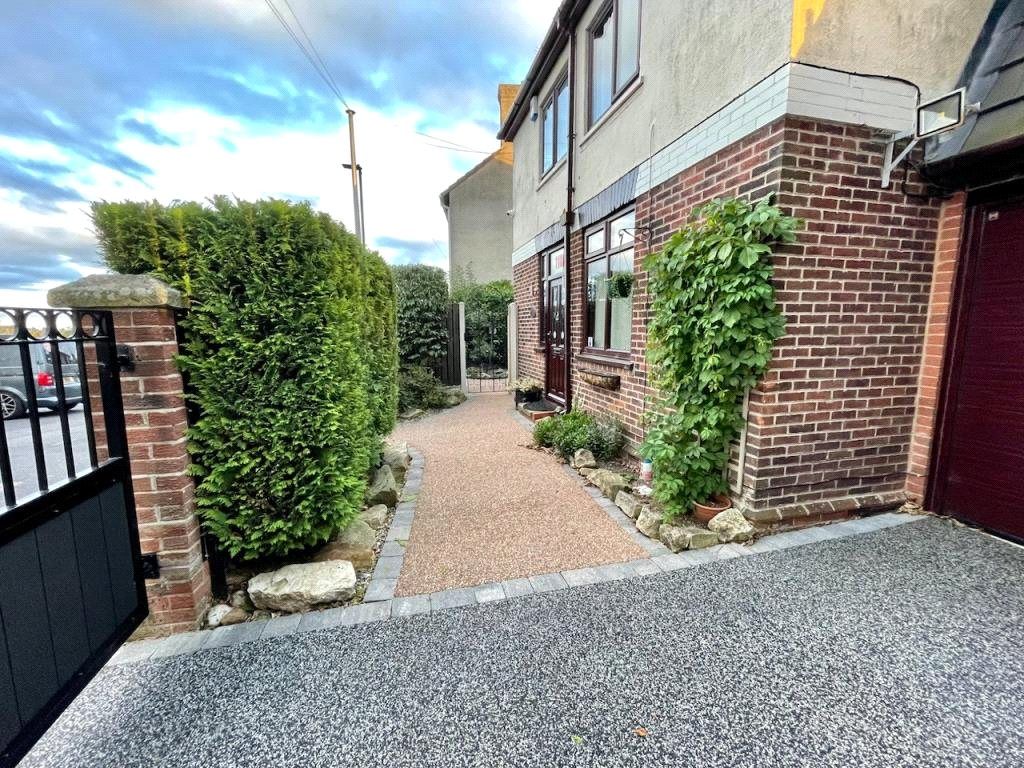 Property photo 2 of 22 Outside