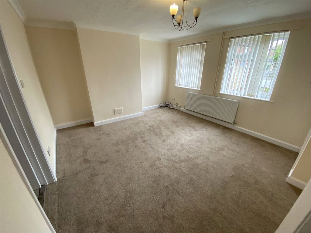 Property photo 3 of 15 Picture No. 02
