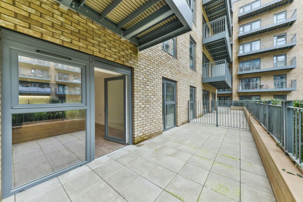 Property photo 3 of 6