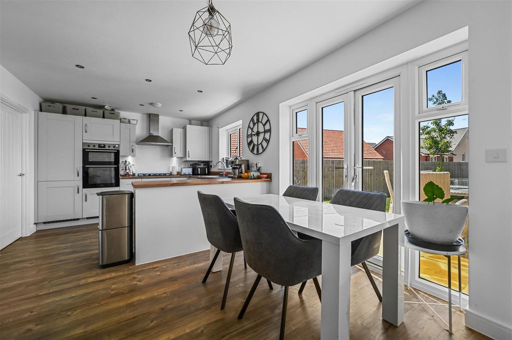 Property photo 2 of 19 Kitchen Dinng Room