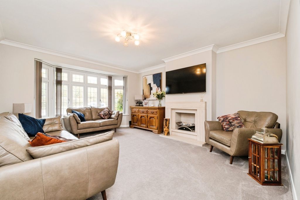 Property photo 3 of 16 Photo