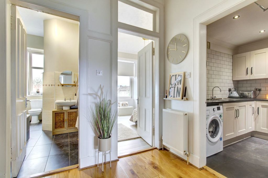 Additional image 7 of 2 bed flat for saleGlasgow Road, Dumbarton G82