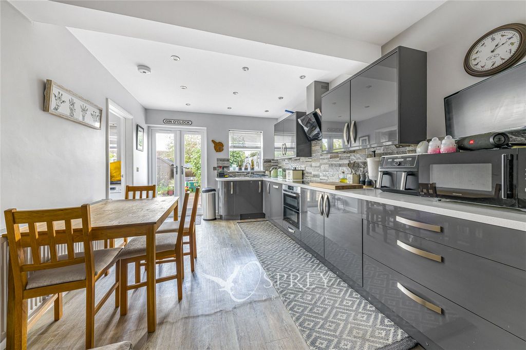 Property photo 2 of 18 Kitchen/Diner