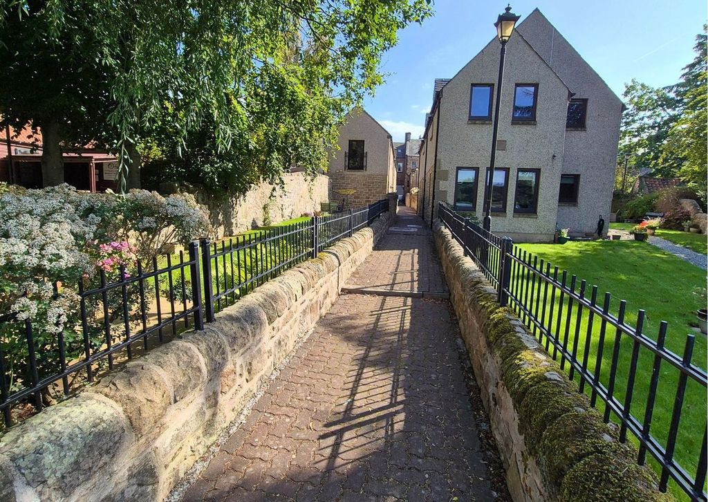 Property photo 3 of 30