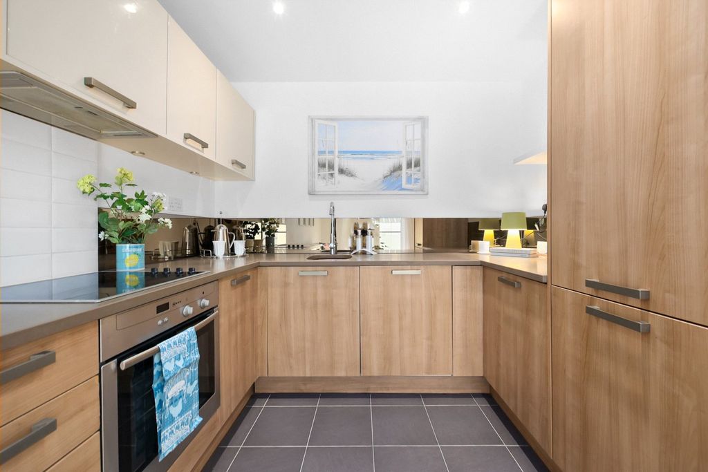 Property photo 3 of 18 Picture No. 10