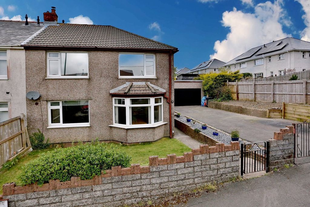Property photo 1 of 22