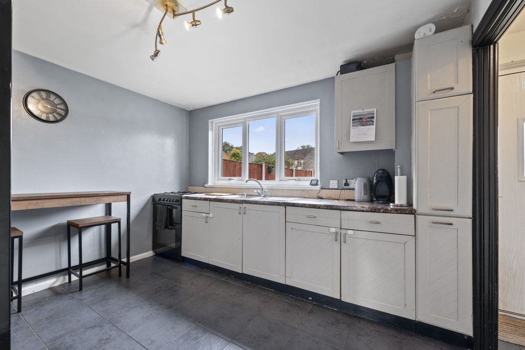 Property photo 3 of 17 P1138357-Min