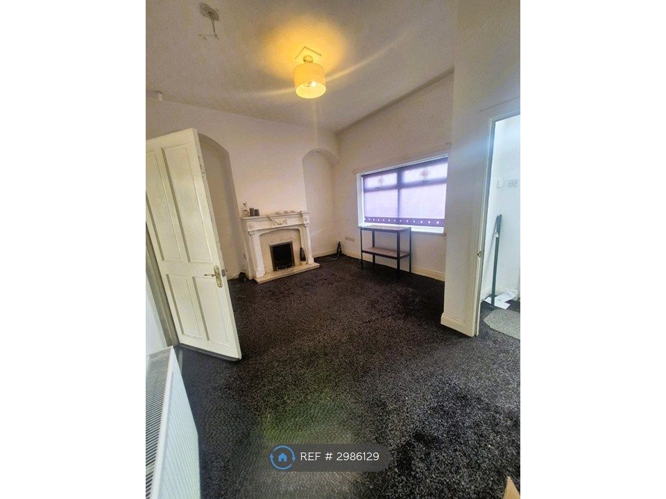 Property photo 2 of 10 Front Room