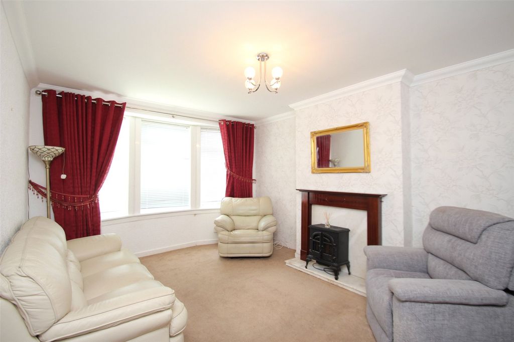 Property photo 2 of 7 Living Room