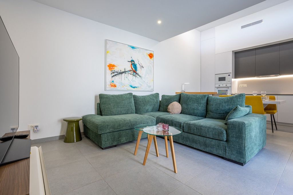 Property photo 3 of 39