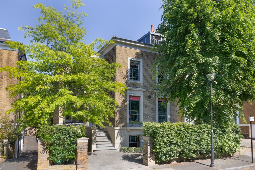 Property photo 1 of 23