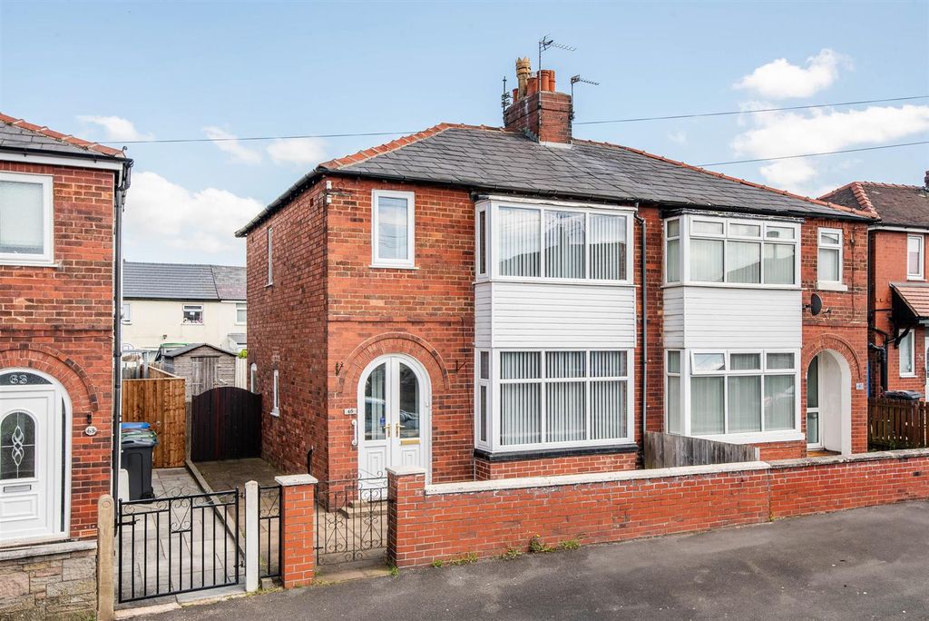 Property photo 1 of 20 Front External