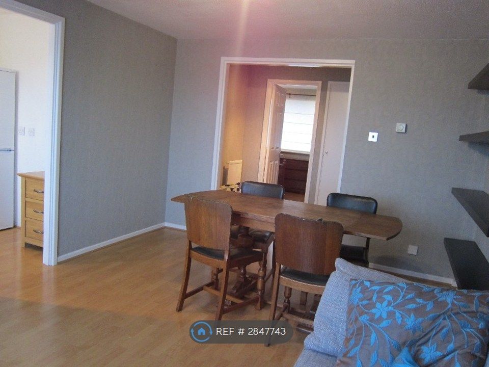 Property photo 1 of 9 Living Room