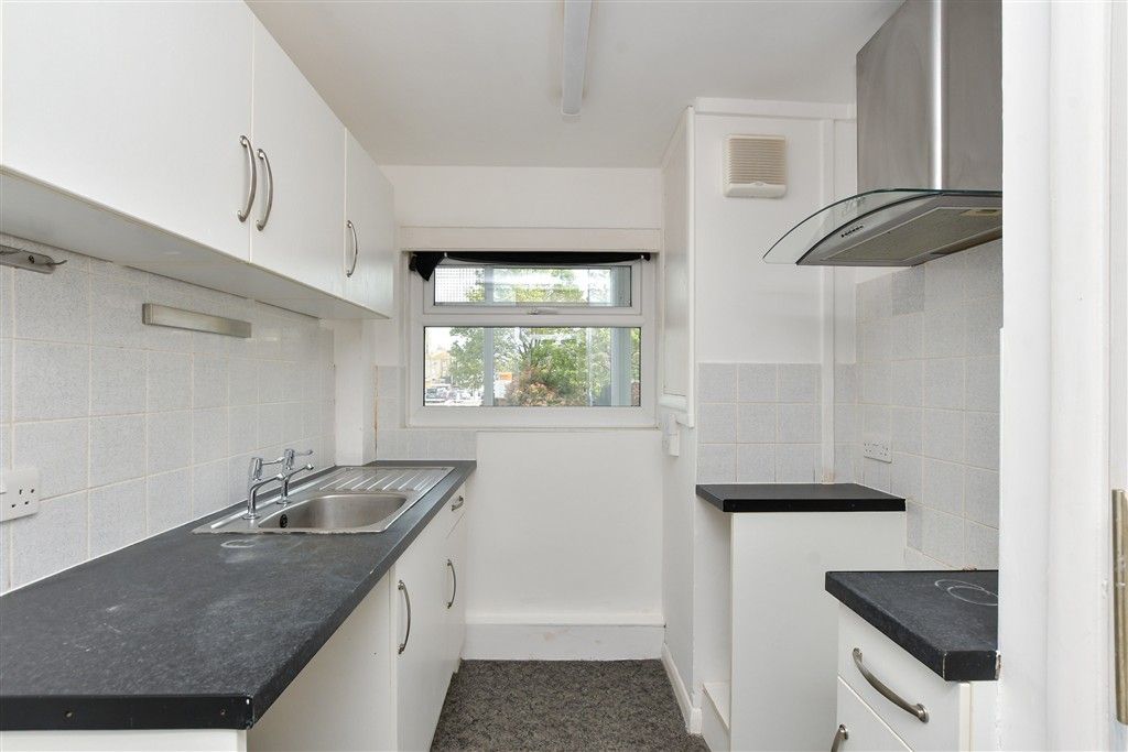 Property photo 2 of 6 Kitchen