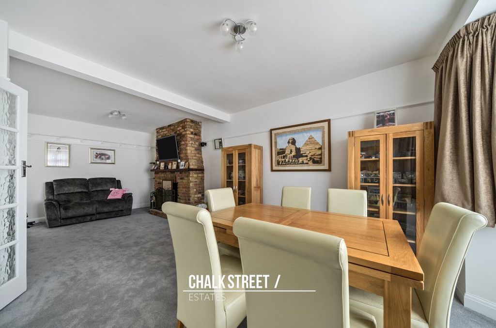Property photo 2 of 26