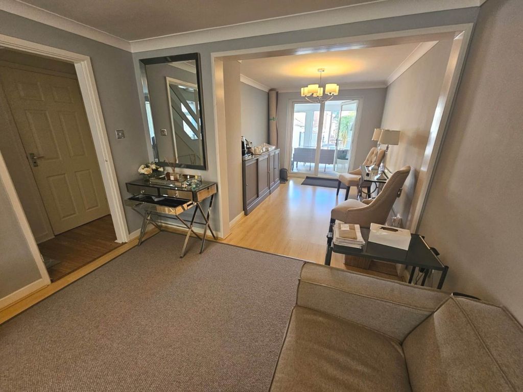 Property photo 2 of 73
