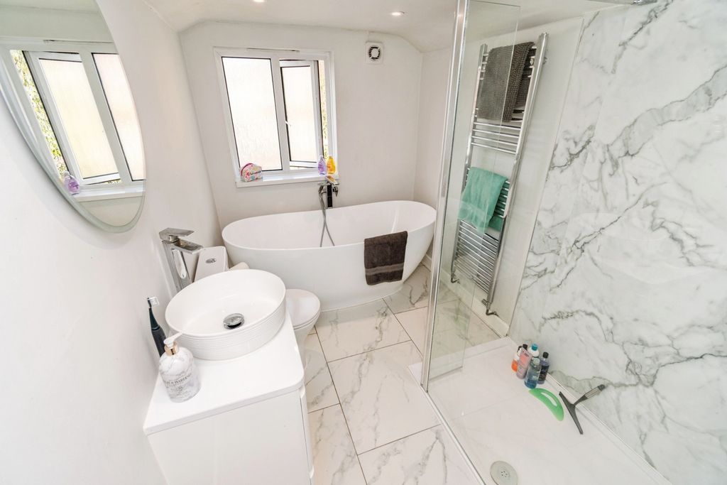 Property photo 3 of 13 Pbox-Img.Jpg