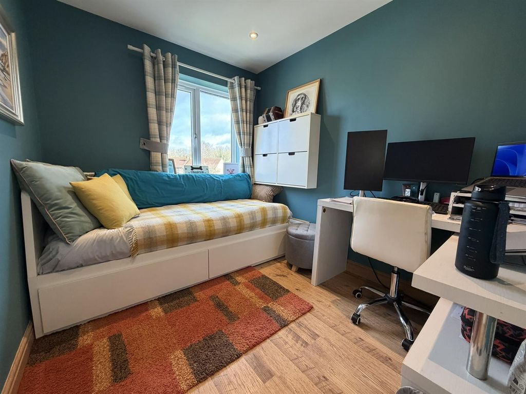 Additional image 16 of 4 bed property for saleShackleton Drive, Daventry NN11