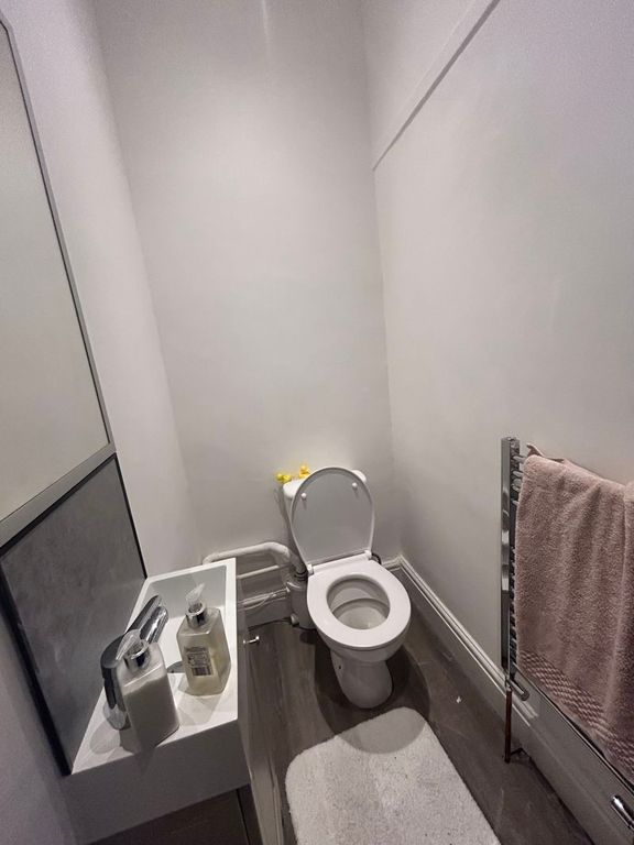 Property photo 2 of 9 Photo 6