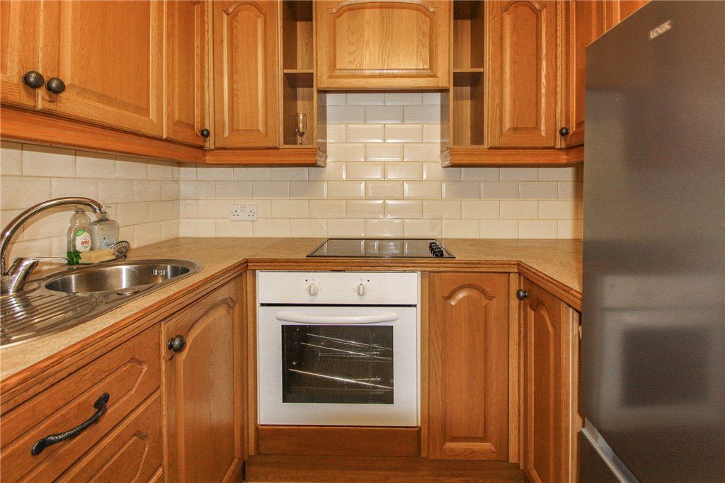 Property photo 3 of 7 Kitchen