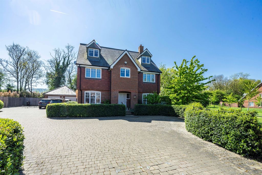 Property photo 1 of 31