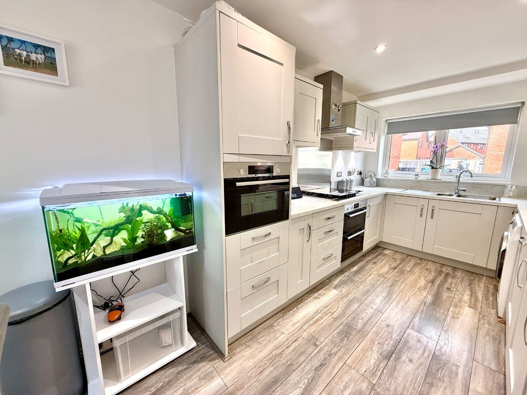 Property photo 3 of 34 4863634