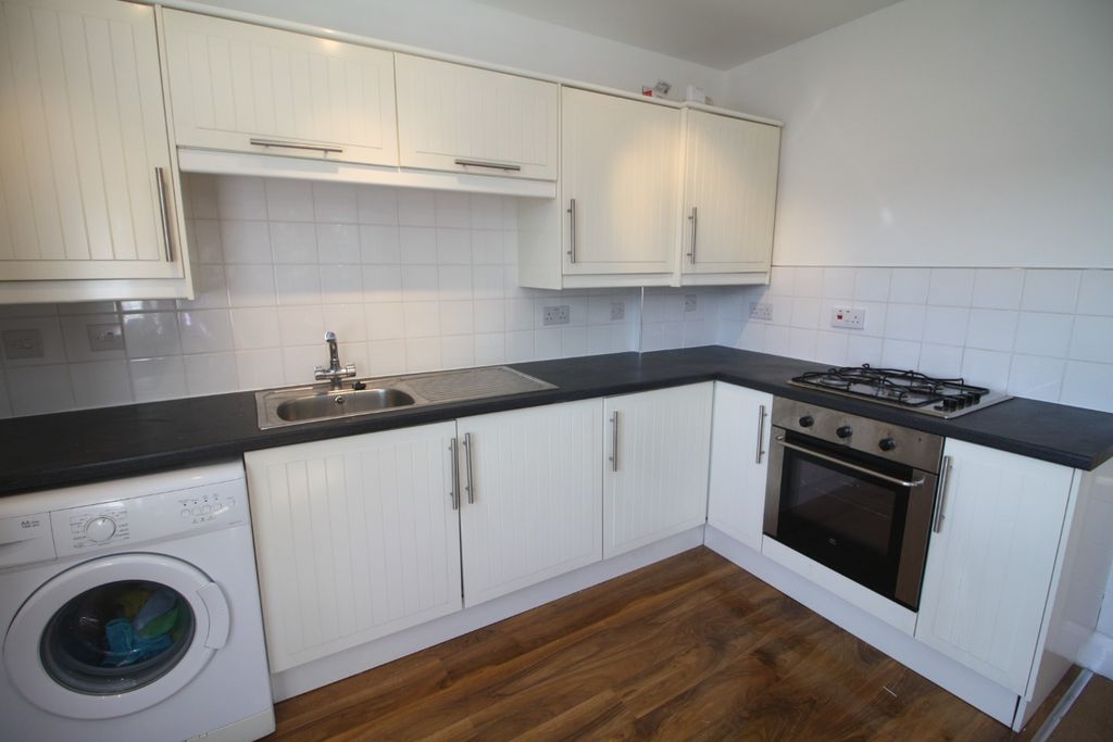 Property photo 2 of 9 999871