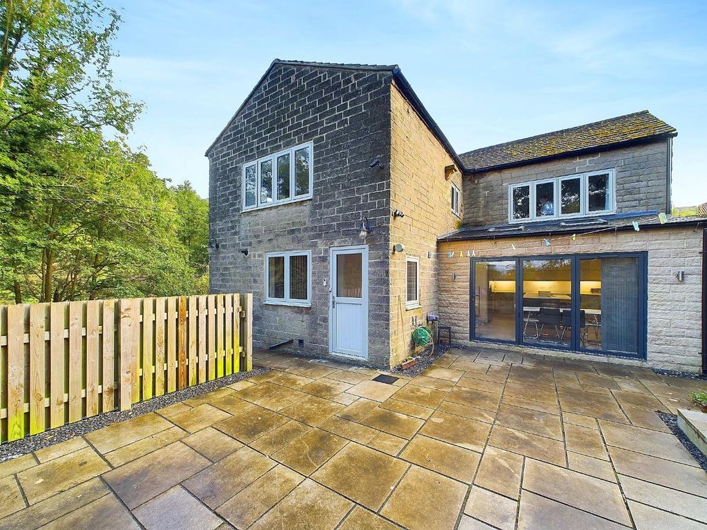 Property photo 2 of 32 Cam03810G0-Pr0108-Still027.Jpg