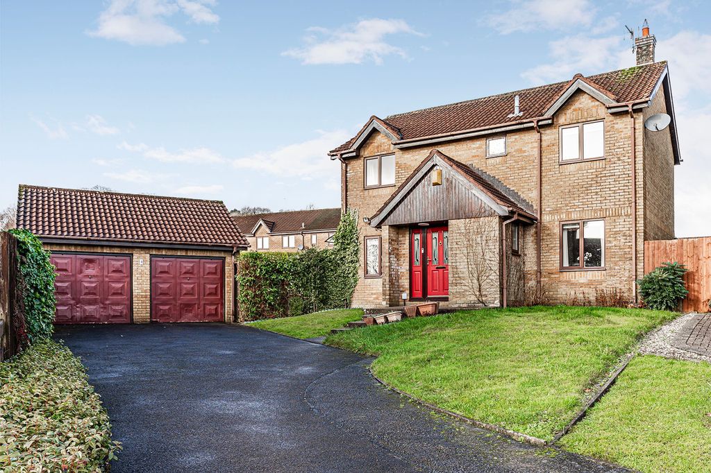 Property photo 1 of 37