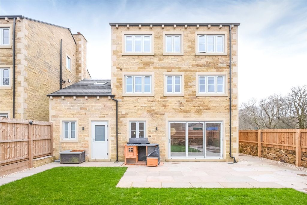 Property photo 2 of 34 Outside Rear