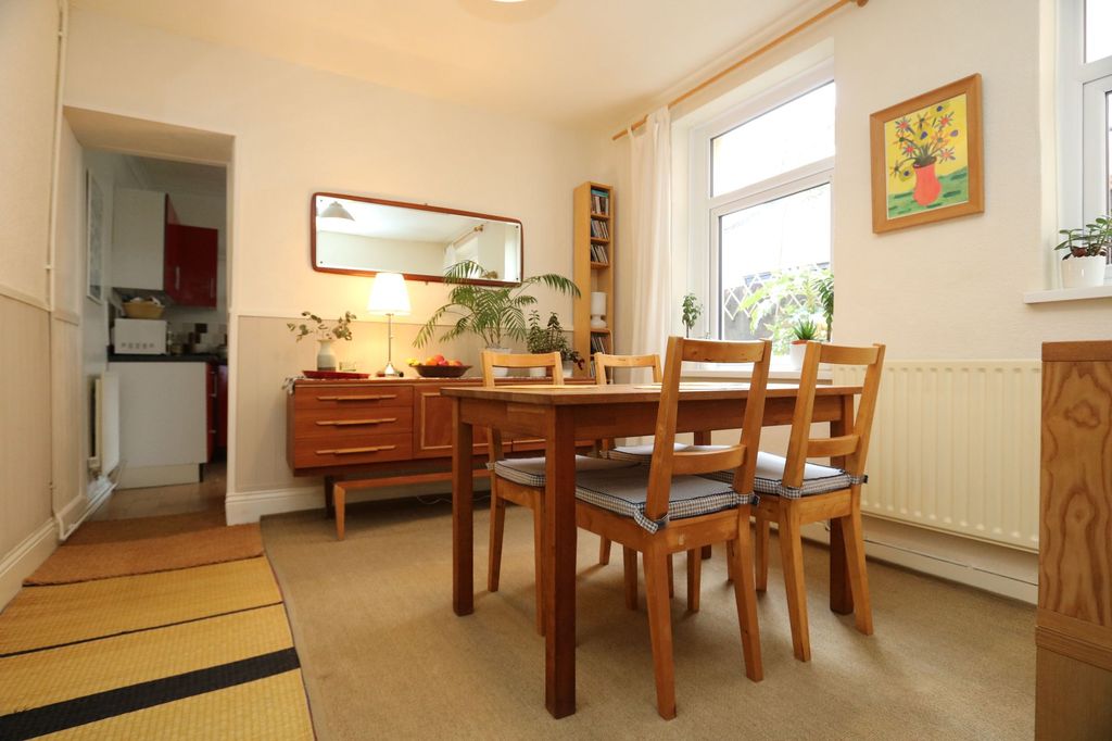 Property photo 3 of 27